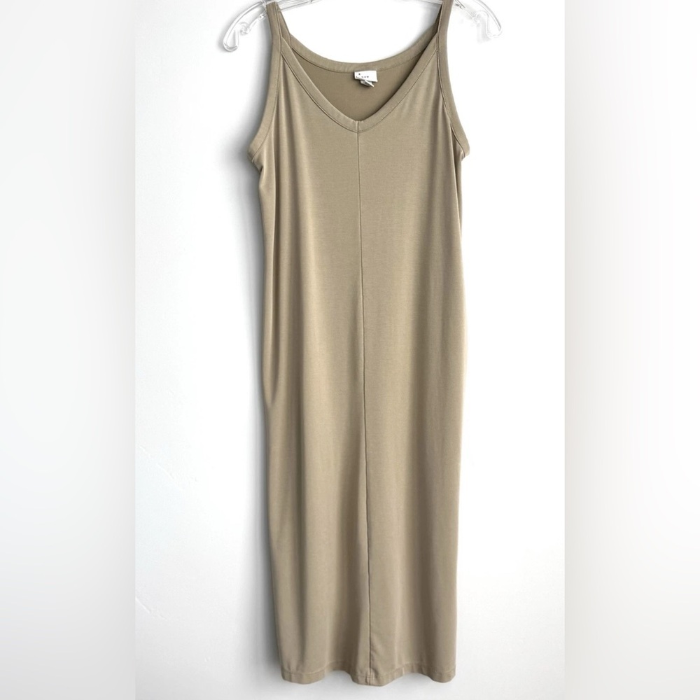 Women's V-Neck Tank Midi
Dress Size